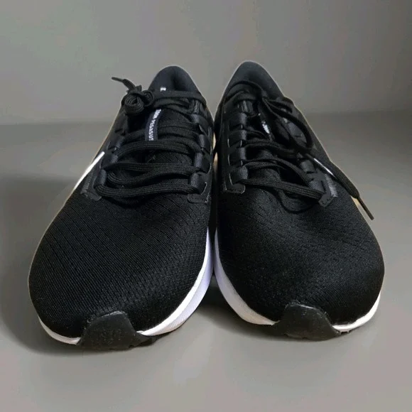 Nike Air Zoom Pegasus 38 Black White Size 10.5 NEW Running Shoe Sneaker